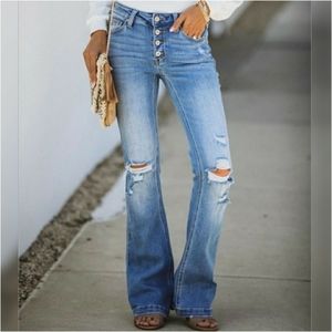 ❤️ only 1 left❤️KanCan distressed Flare jeans